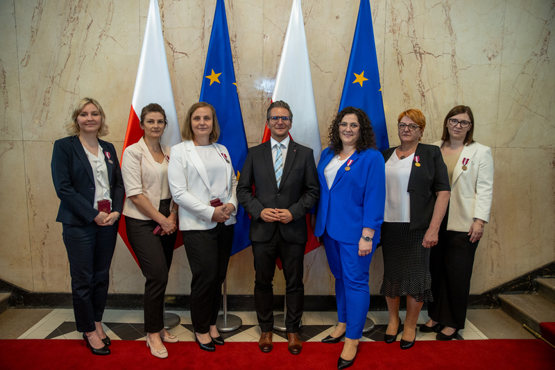 Pracownicy Urzędu Miejskiego w Bieruniu otrzymali odznaczenia państwowe